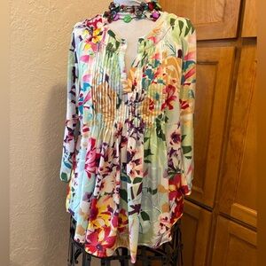 Casual Studio Green and White Relaxed Pleated Blouse